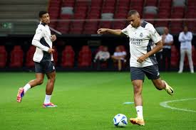 们纷纷送上 们纷纷送上